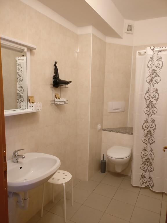 Hotel Garni Al Laghet à Tenno Extérieur photo