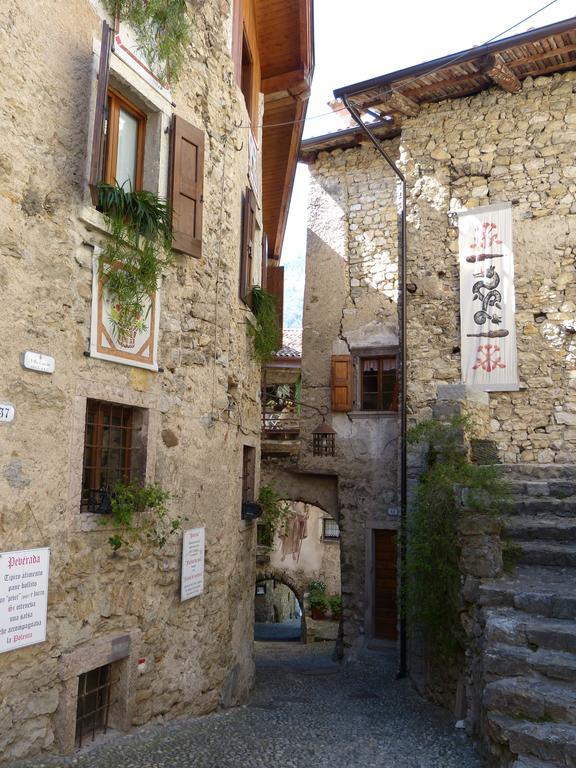 Hotel Garni Al Laghet à Tenno Extérieur photo