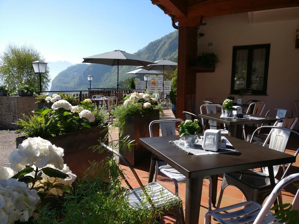 Hotel Garni Al Laghet à Tenno Extérieur photo